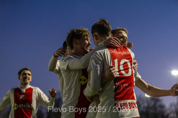 Een spectaculair einde van de wedstrijd bij Flevo Boys tegen SDV Barneveld.