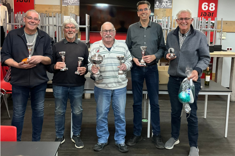 Het klaverjasseizoen 2025/2026 zit er weer op.