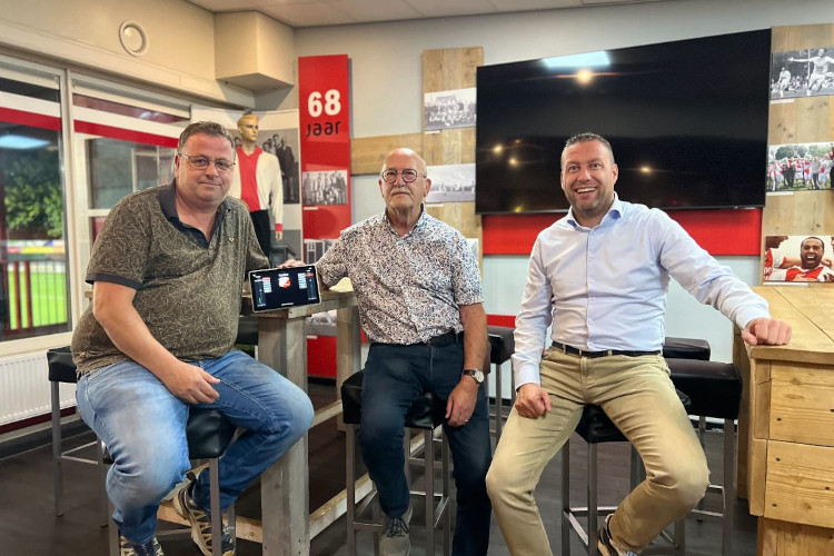 Dankzij de Club van 100 heeft Flevo Boys een nieuwe geluidsinstallatie