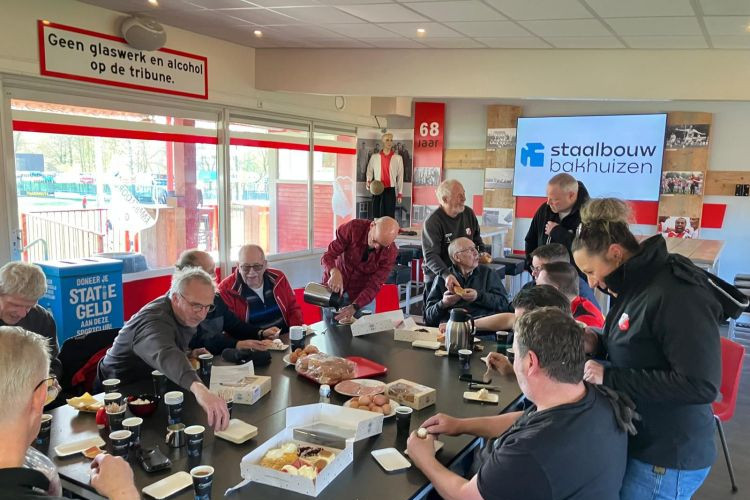 Succesvolle klusdag bij Flevo Boys