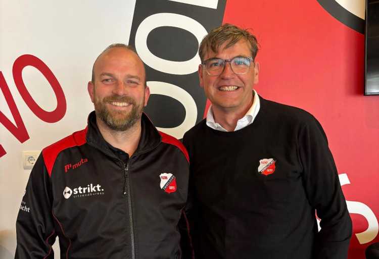 Keeperstrainer Nick van Adrichem verlengt zijn contract bij Flevo Boys