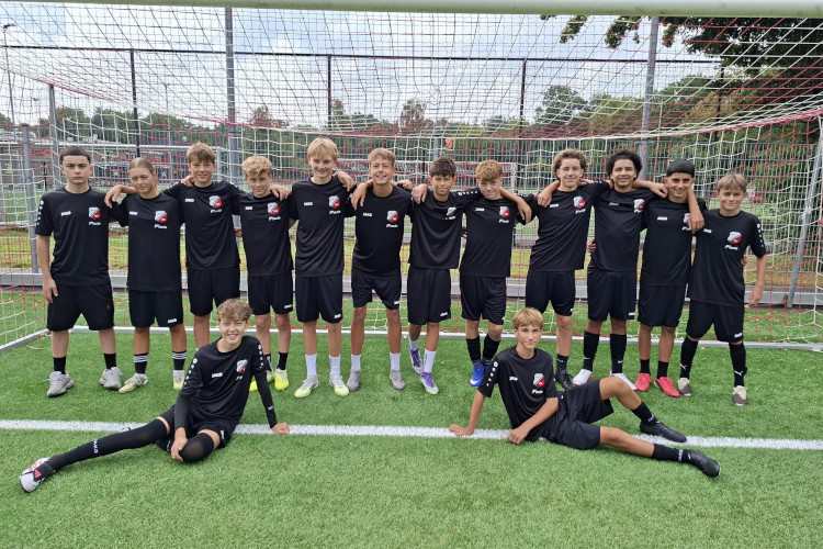 Nieuwe trainingsset O15-1 Flevo Boys